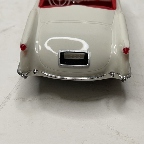 #8732 AMT Ertl 1953 Corvette Polo White 1/25 Scale Plastic Promo Model Car NEW - Picture 6 of 13
